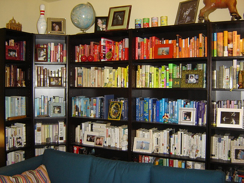 Estante Arco-Íris: Alegria e Personalidade Vibrante - ideia