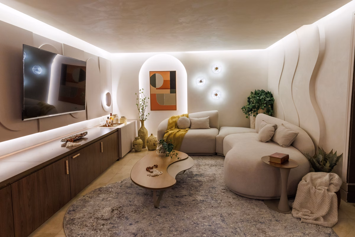 Luz Indireta com Pallets: Decoração Criativa e Econômica para um Ambiente Acolhedor - ideia