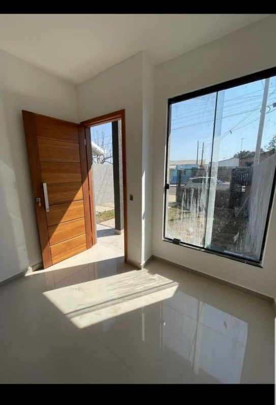 Janela de Vidro e Quadros Suspensos: Galeria Particular - ideia