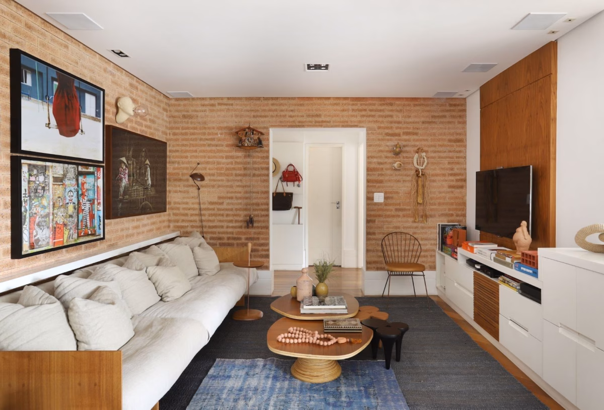 Composição Moderna com Tijolinho e Quadros - inspiração