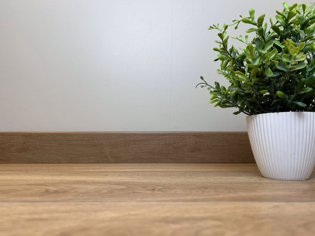 Piso Vinílico com Rodapé: Acabamento Perfeito - inspiração