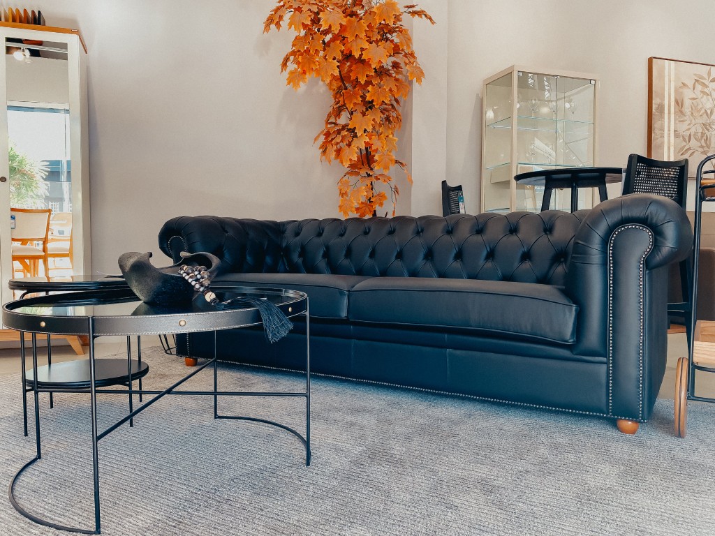 Sofá de Couro com Design Curvo: Uma Peça de Destaque - ideia