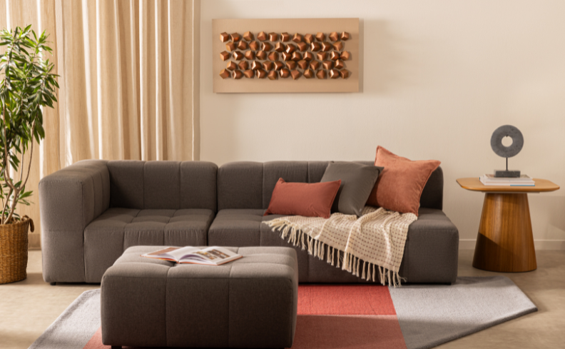 Almofadas de Veludo Liso em Tons Pastel para um Sofá Elegante - detalhe