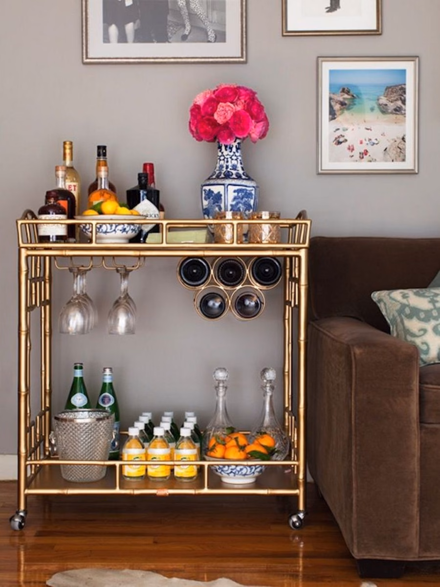 Aparador com Adega Clássica: Para Amantes de Vinho - inspiração