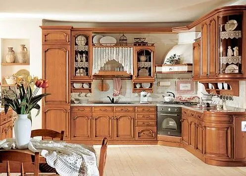 Armário de Cozinha de Madeira com Acabamento Shabby Chic: Delicadeza e Romance na sua Cozinha - detalhe