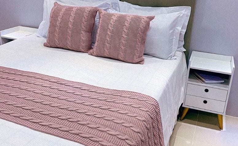 Cama Posta Aconchegante com Tricô e Crochê - detalhe