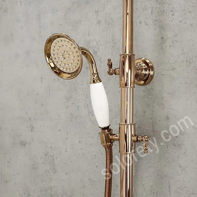 Chuveiro Vintage com Detalhes em Dourado: Um Toque de Luxo e Glamour - ideia