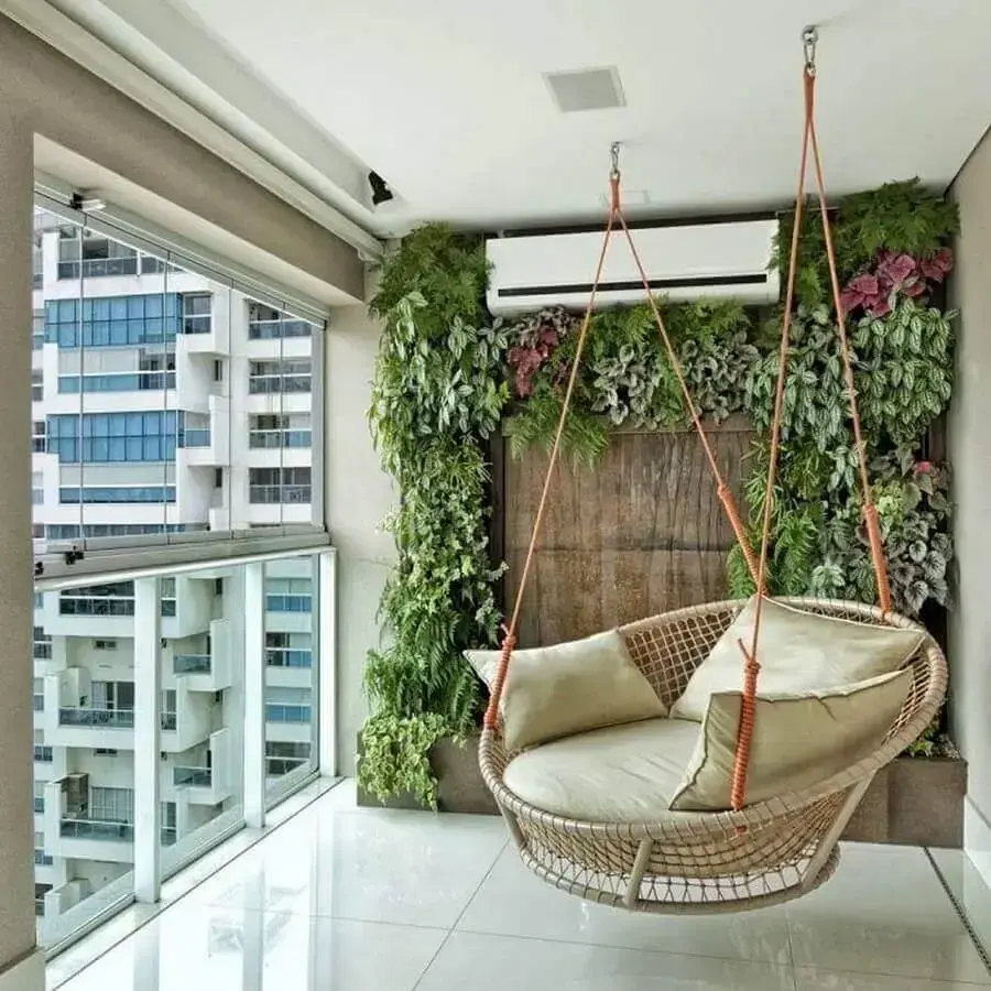 Varanda Relaxante com Rede e Plantas Pendentes - detalhe