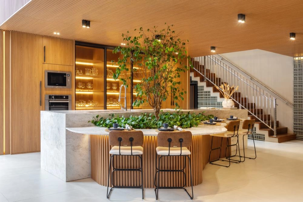 Bancada Multifuncional com Nichos e Espaços Integrados: Organização Inteligente! - inspiração