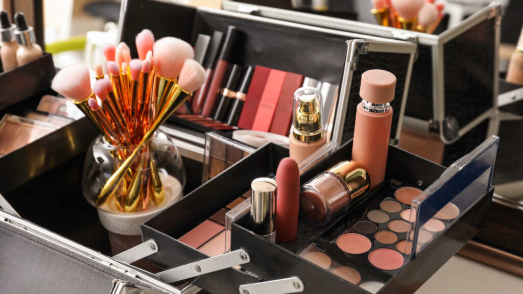 Em Maletas Vintage: Elegância e Praticidade Retrô - inspiração