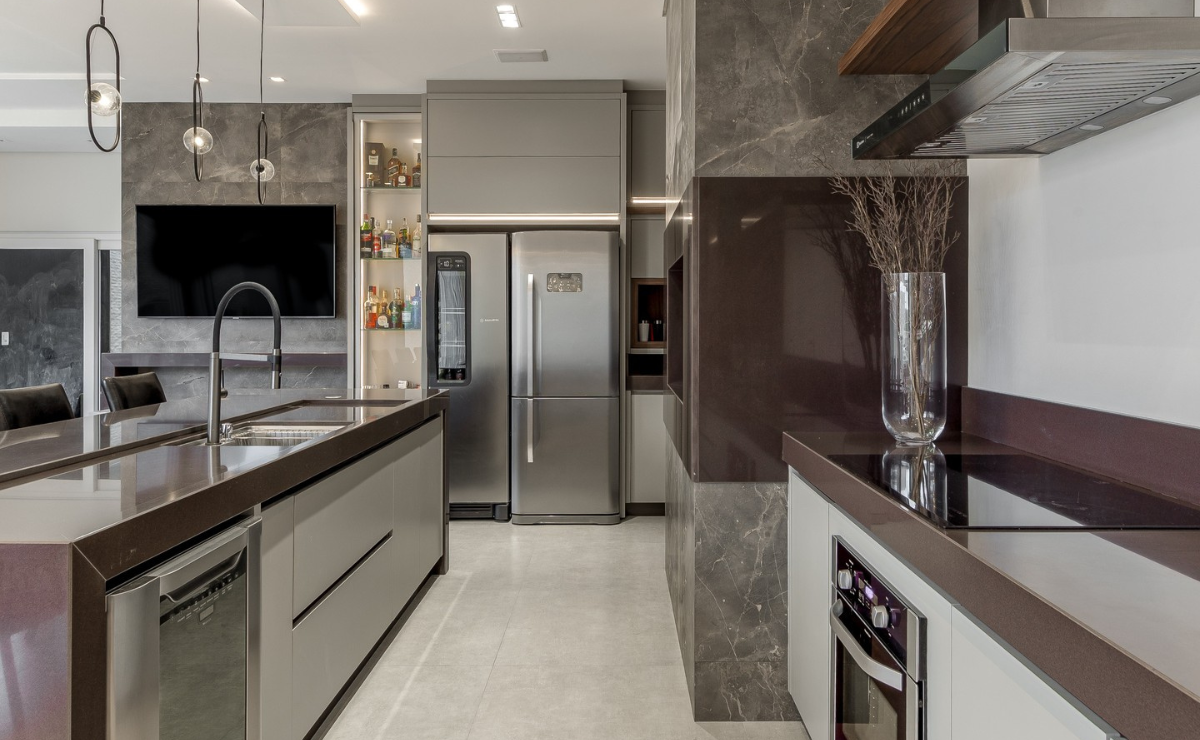 Com Detalhes em Aço Inoxidável para um Toque Clean - detalhe