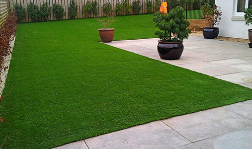 Grama Sintética Decorativa em Áreas de Sombra - detalhe