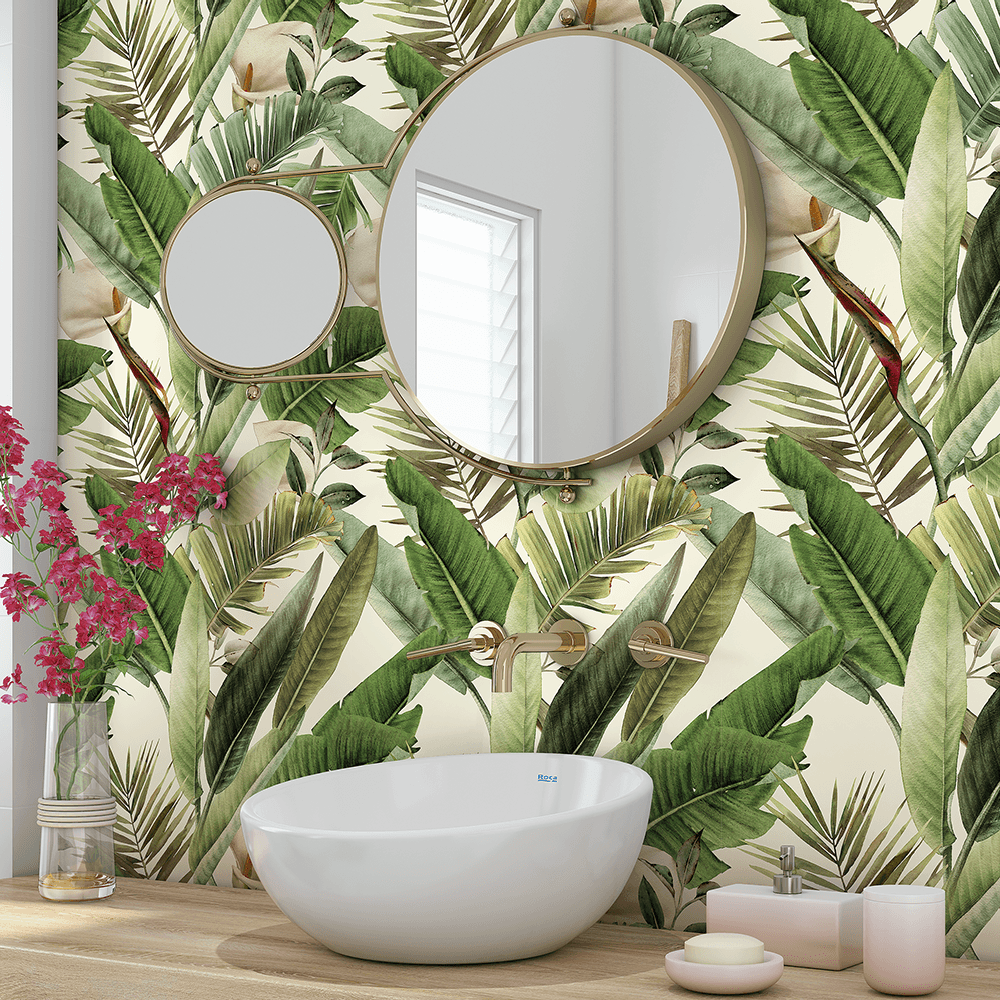 Banheiro Tropical com Papel de Parede de Folhas e Detalhes em Bambu - detalhe