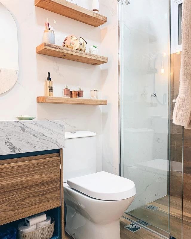 Banheiro Simples com Prateleiras de Pallet - detalhe