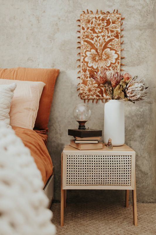 Mesa de Cabeceira Suspensa com Macramê: Boêmia e Aconchegante - detalhe