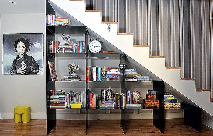 Estante Escada: Charme Rústico e Aconchego - detalhe