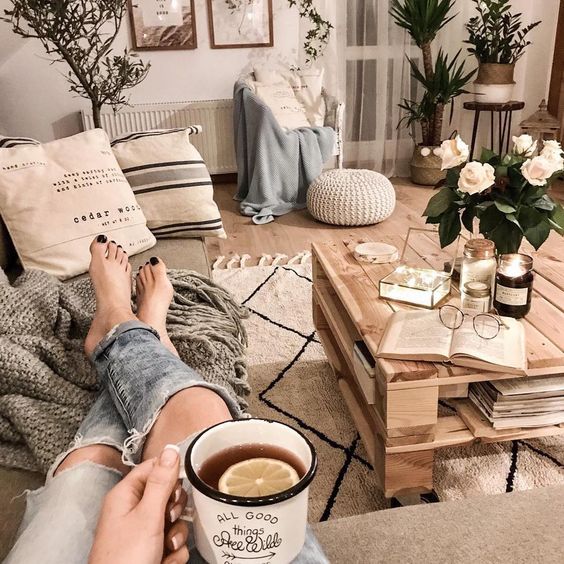Boho Aconchegante: Cantinho do Café com Almofadas no Chão - ideia