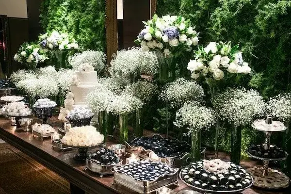 Bordas Delicadas com Mosquitinhos e Margaridas Brancas - inspiração