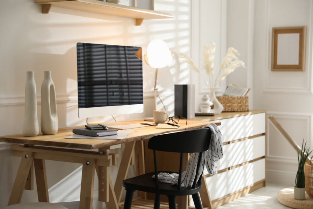 Home Office Funcional com Toque de Cor: Alegria e Produtividade! - detalhe