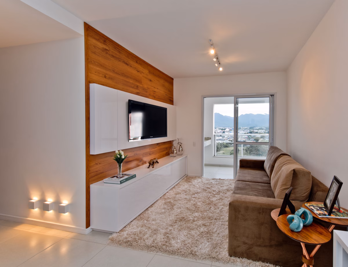 Aconchego Natural: Decoração de Sala Pequena com Toques de Madeira - detalhe