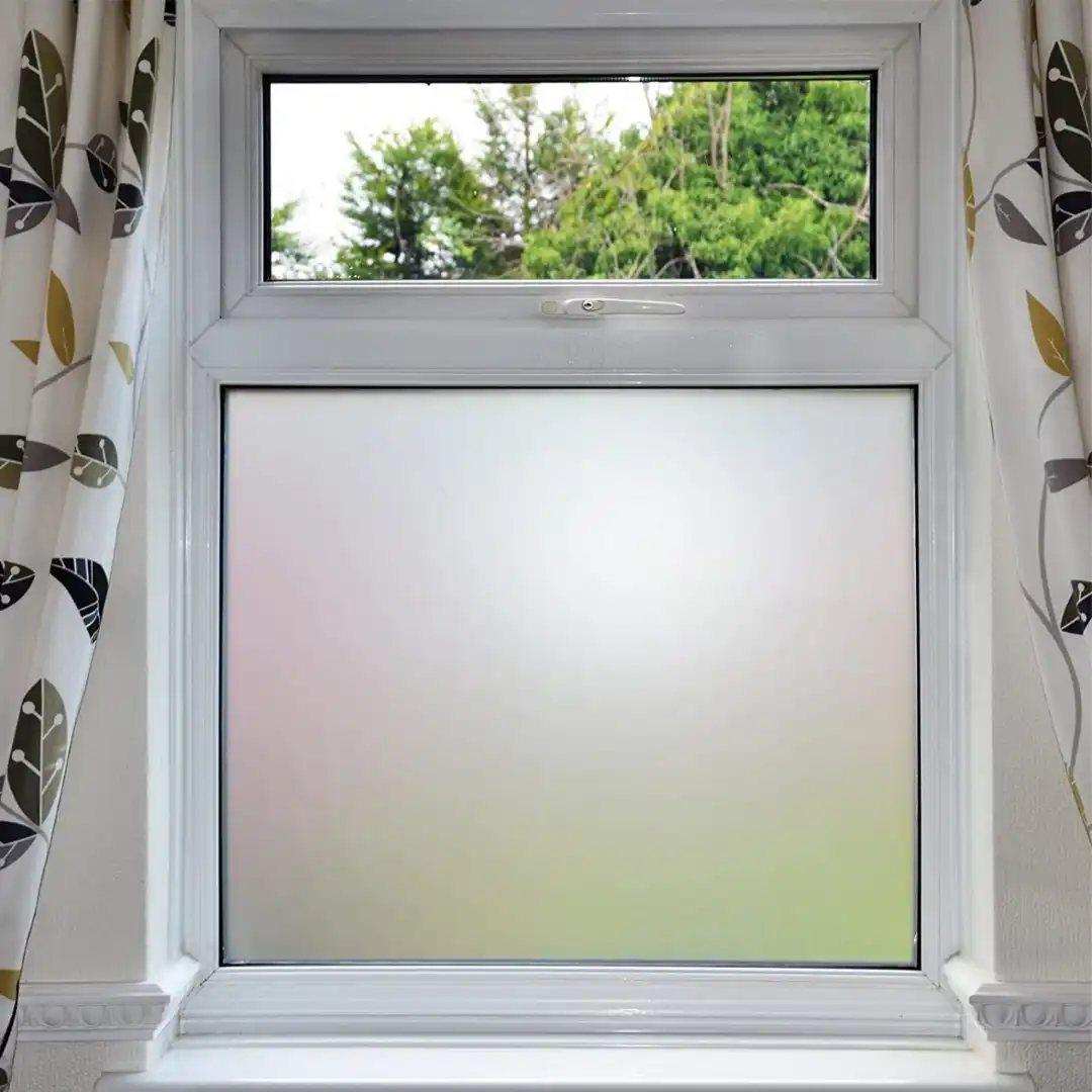 Janela de Vidro Jateada: Privacidade com Estilo - ideia