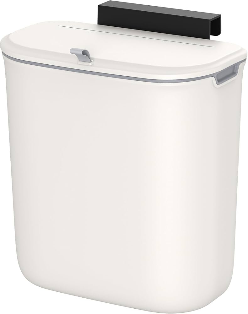 Lixeira Suspensa na Porta do Armário: Praticidade Total! - detalhe