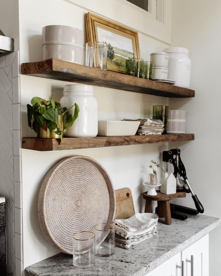 Prateleiras Rústicas de Demolição: O Charme do Imperfeito - ideia