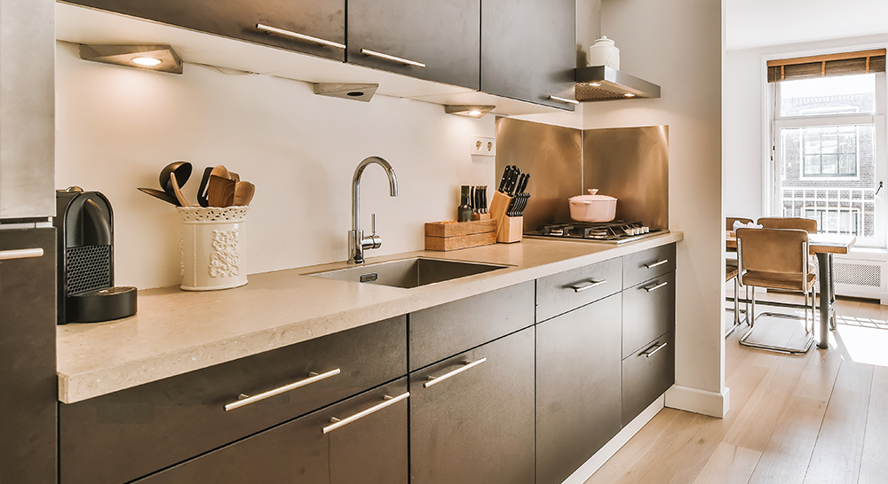 Puxadores Geométricos de Metal: Design Moderno e Impactante - inspiração