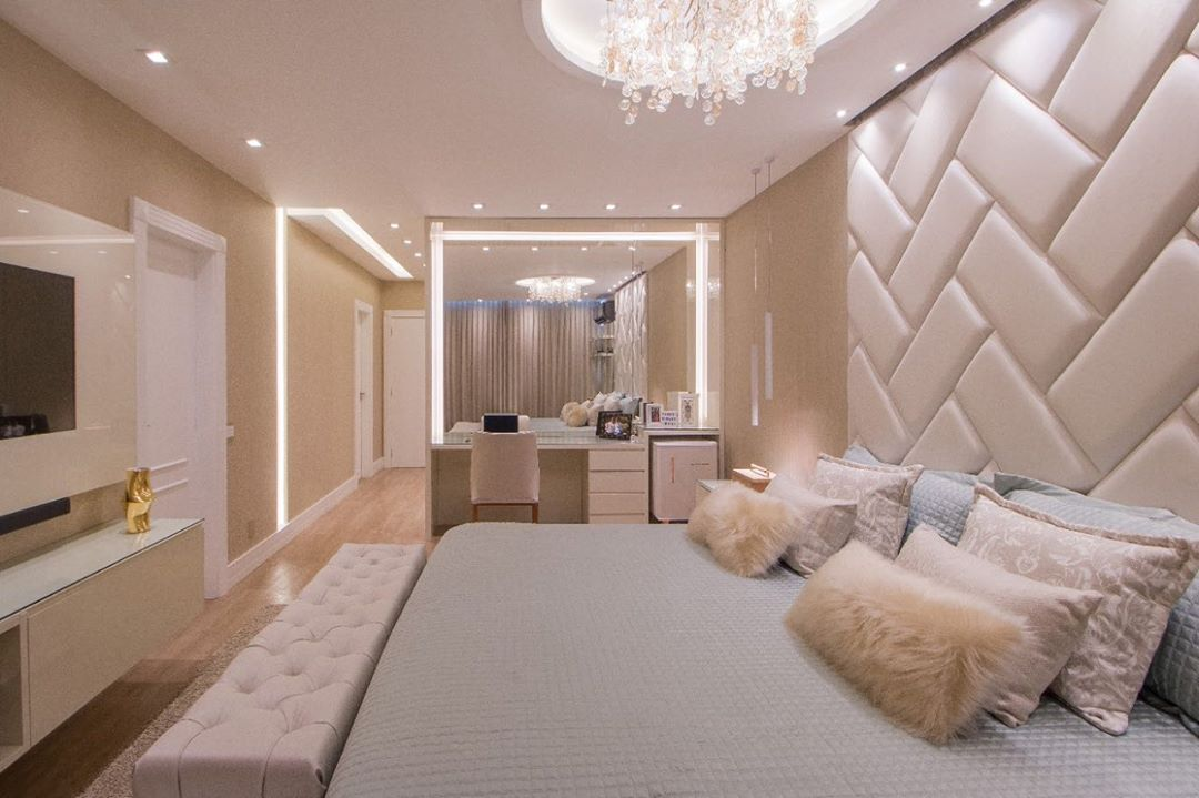Quarto com Escrivaninha e Espelho Camarim Integrados - ideia