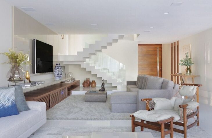 Estilo Rústico Chic: Escada de Madeira e Decoração Aconchegante - detalhe