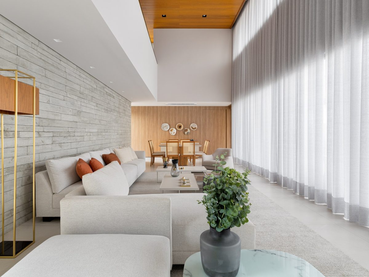 Com Lustres Dramáticos: O Ponto Focal da Sua Sala - ideia