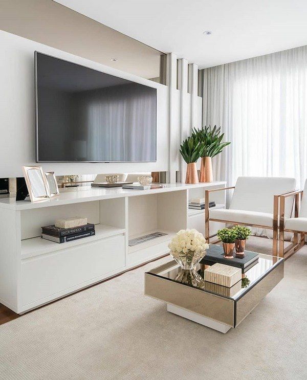 Elegância Minimalista: Sala de Estar com Painéis de Laca Branca - inspiração