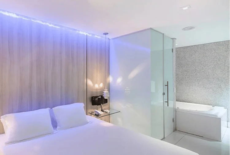 Suíte com Banheira de Hidromassagem e Cromoterapia Relaxante - detalhe