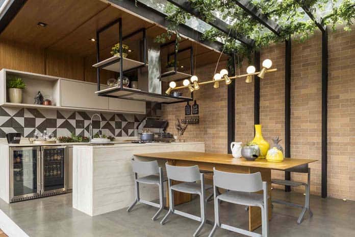 Varanda Gourmet Decorada com Pallets e Toque Rústico: Economia e Estilo! - inspiração