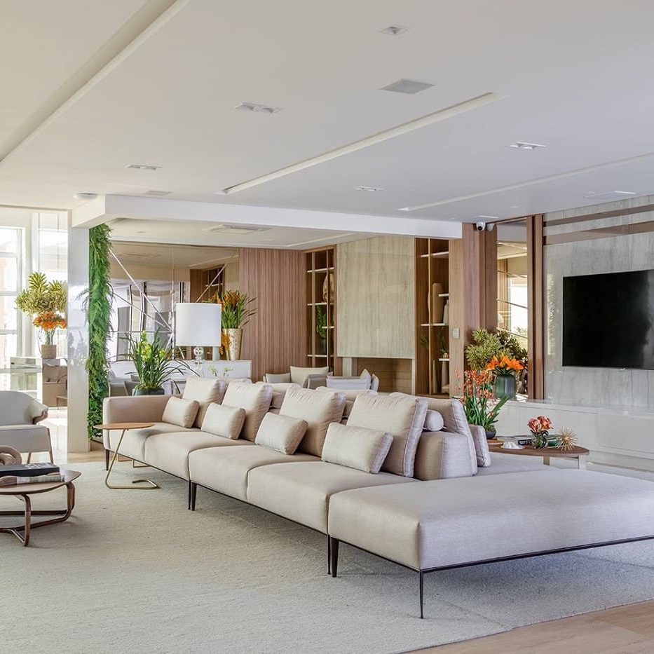 Aconchego Natural: Sala Clean com Detalhes em Madeira Clara - ideia