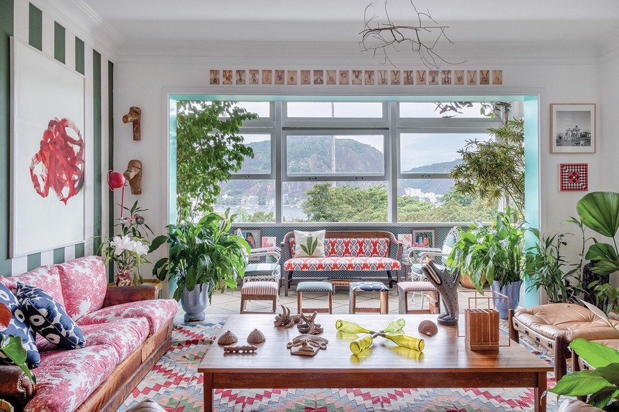 Vintage Tropical: Cores Vibrantes e Estampas Exóticas - ideia