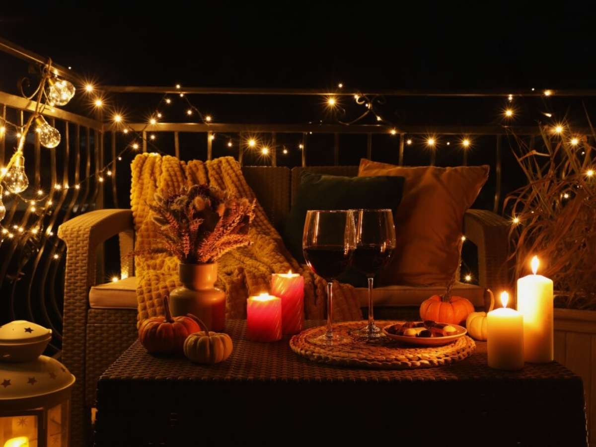 Iluminação Dramática com Velas e Espelhos: Crie um Refúgio Romântico e Relaxante - inspiração