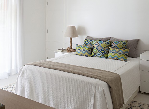 Cama dos Sonhos: Enxoval Macio e Muitas Almofadas - ideia