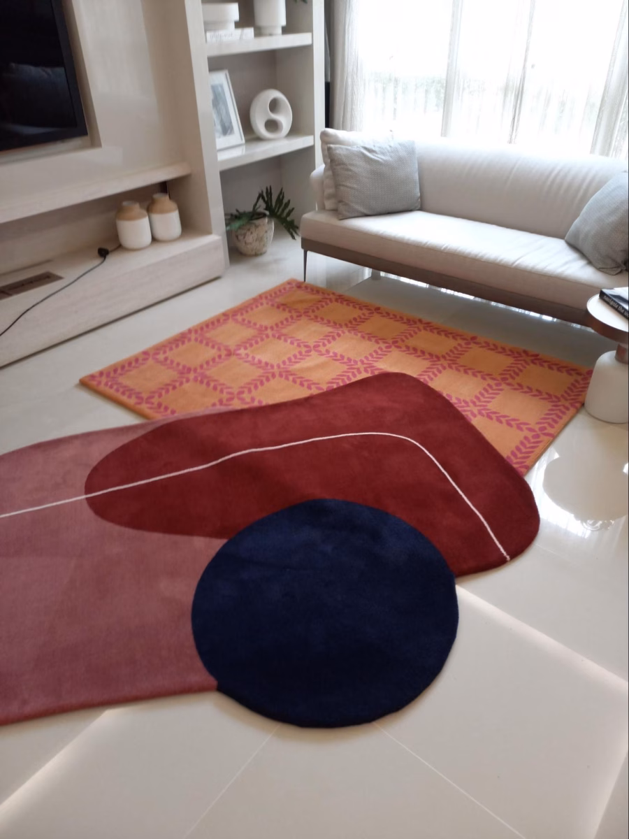 Design em Camadas: Sobreposição de Tapetes para uma Decoração Criativa - ideia