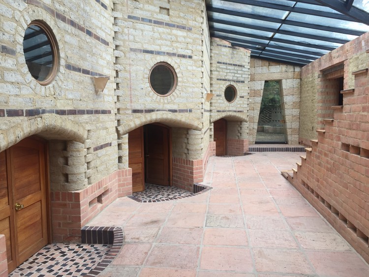 Jardim Vertical em Paredes de Adobe - inspiração