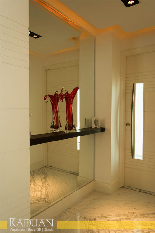 Corredor com Espelho e Iluminação Integrada - ideia