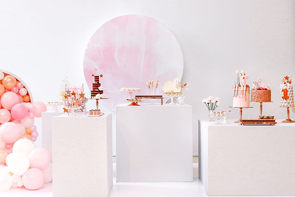 Branco Impecável: Decoração Monocromática para uma Festa Sofisticada - inspiração