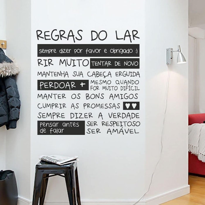 Sala Criativa com Adesivos de Parede e Frases Inspiradoras - ideia