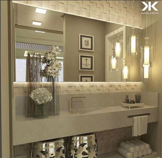 Espelho Inteiro Encostado na Parede: Para Banheiros com Espaço! - detalhe