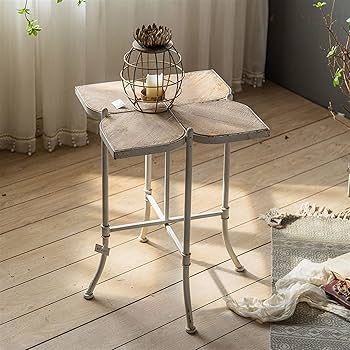 Mesa Lateral Vintage com Detalhes em Metal Envelhecido: Nostalgia e Charme Retrô - inspiração