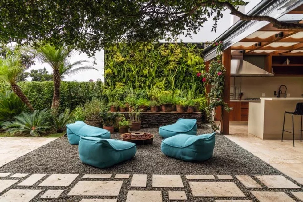 Estilo Rústico Aconchegante: Integração com a Natureza, Priorizando Materiais Brutos - ideia