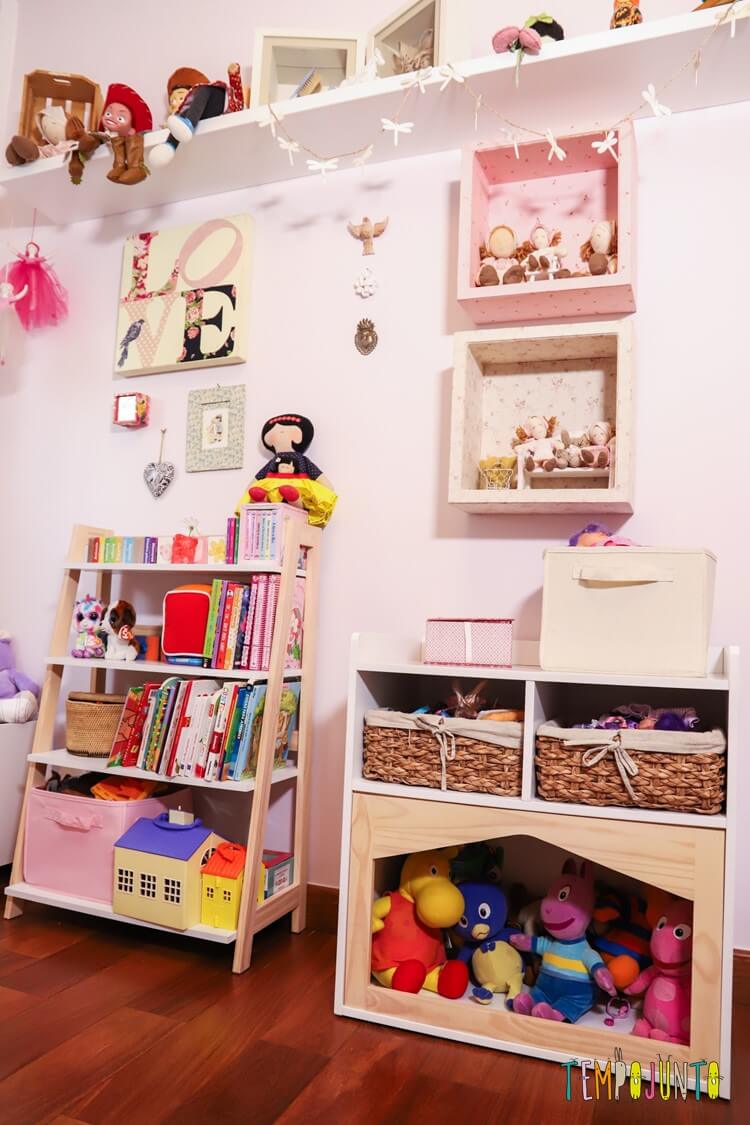 Um Espaço Lúdico com Cantinho da Leitura e Brinquedos - detalhe