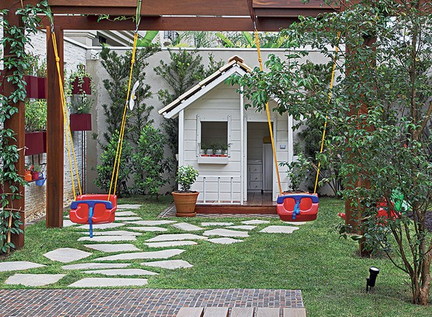 Com Balanço Rústico para um Toque Lúdico - ideia