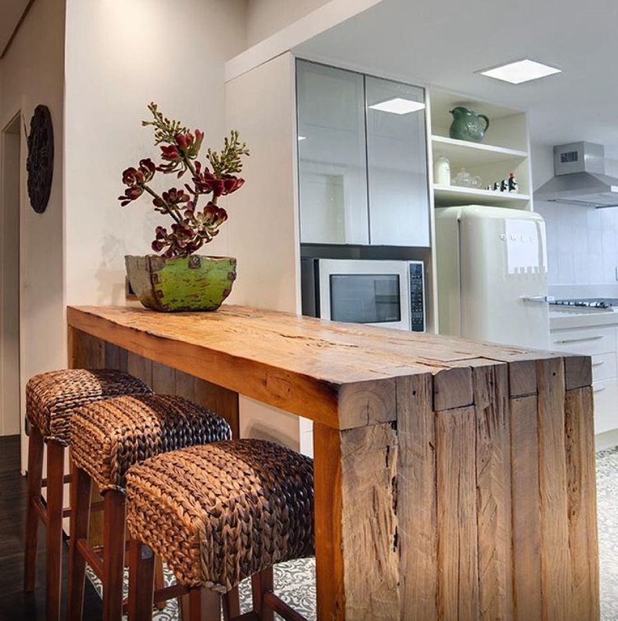 Bancada de Madeira Rústica: Um Detalhe Aconchegante - detalhe