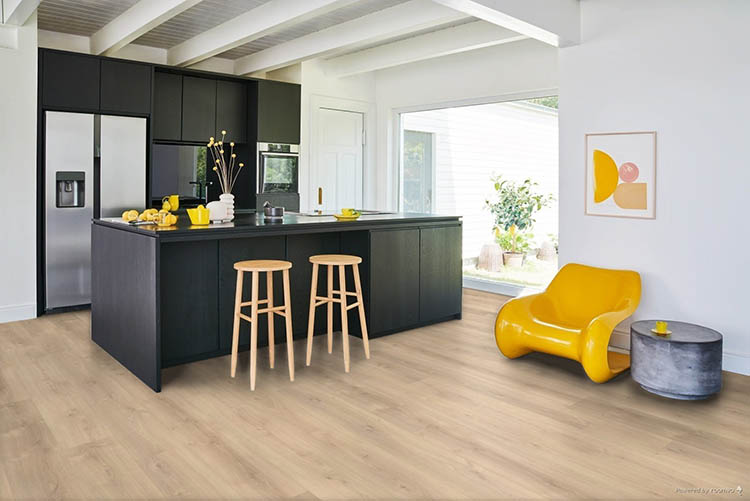 Amplitude e Luz: Piso Laminado Horizontal para Apartamentos Compactos - ideia